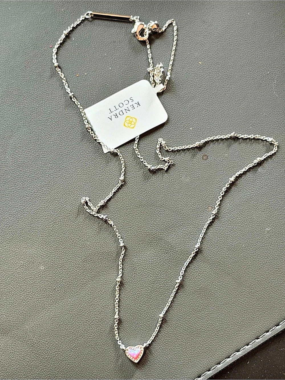NWT Kendra Scott Mini Ari STL RHD 945 Heart Pendant Necklace Silver & Pink